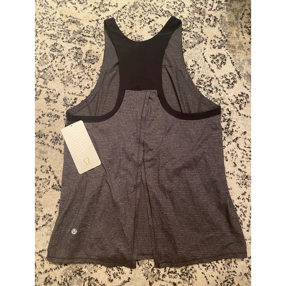 🆕🍋Lululemon Clip-In open back tank, heather gray striped/black - Picture 7 of 9